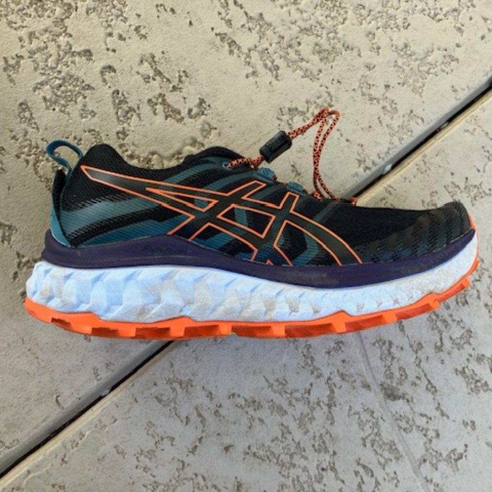 Asics Trabuco Max Trail Running Shoe (Women's)  Size 5.0
